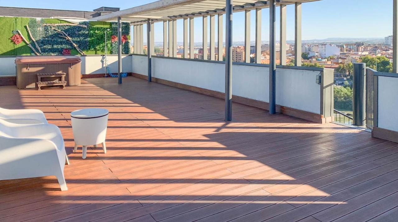Atico Mejores Vistas Al Pilar Jacuzzi Y Garaje Zaragoza Ngoại thất bức ảnh